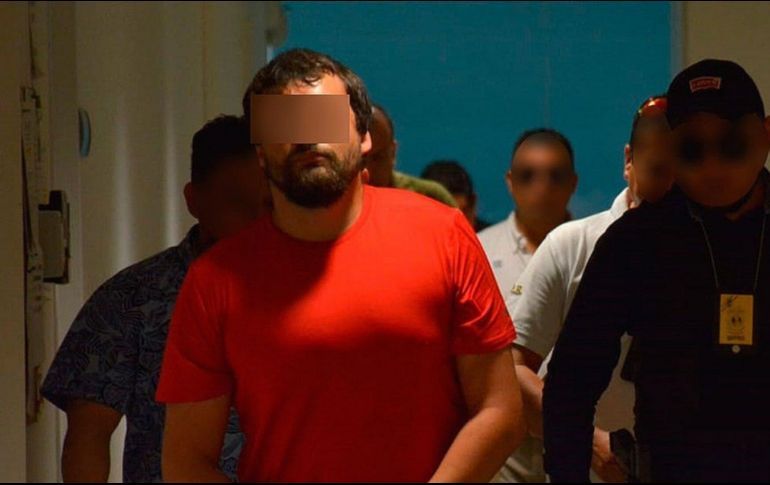 México extradita a estadounidense acusado de matar a sus padres