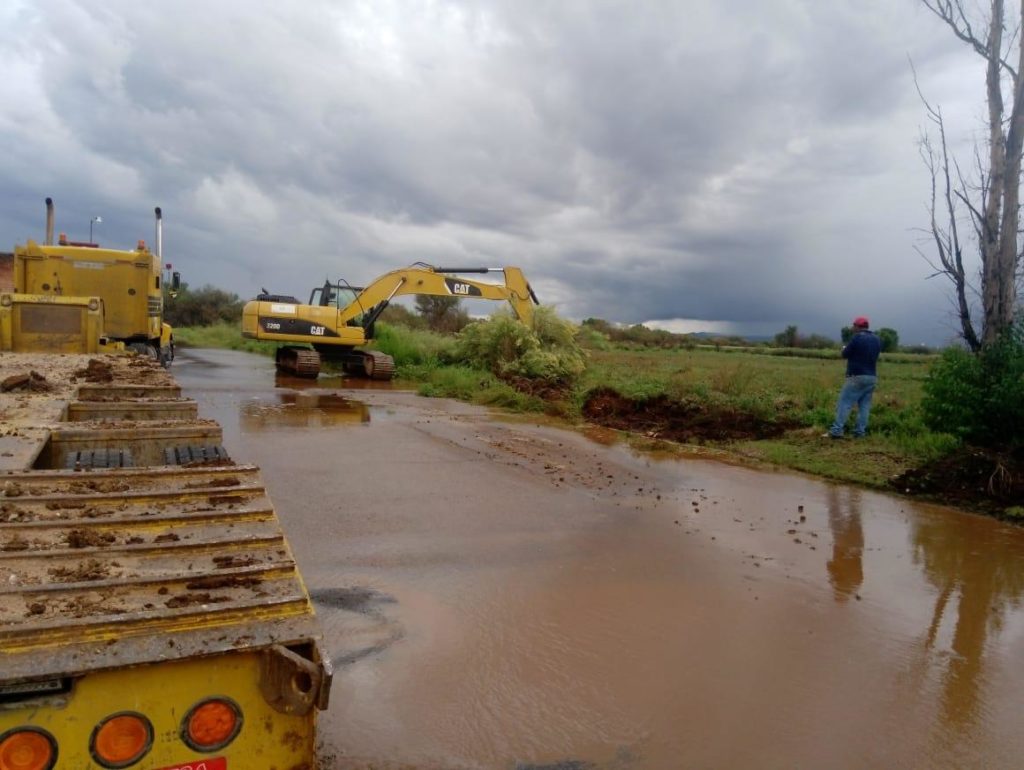 PERSONAL DE OBRAS PÚBLICAS, PROTECCIÓN CIVIL Y BOMBEROS TRABAJAN INCANSABLEMENTE PARA ATENDER NECESIDADES DE PERSONAS AFECTADAS POR LAS LLUVIAS EN COMUNIDADES