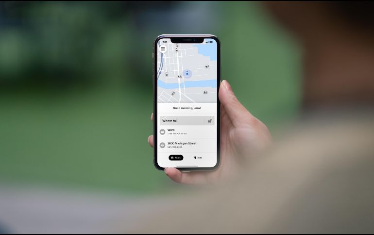 Uber lanza nueva versión de app para integrar más servicios