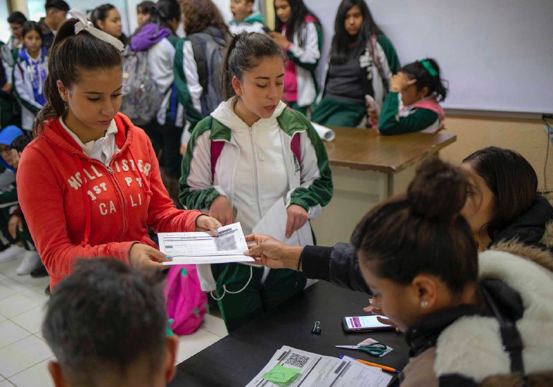 Inicia Entrega de becas “Benito Juárez” en Zacatecas; estudiantes de bachillerato recibirán 180 mdp