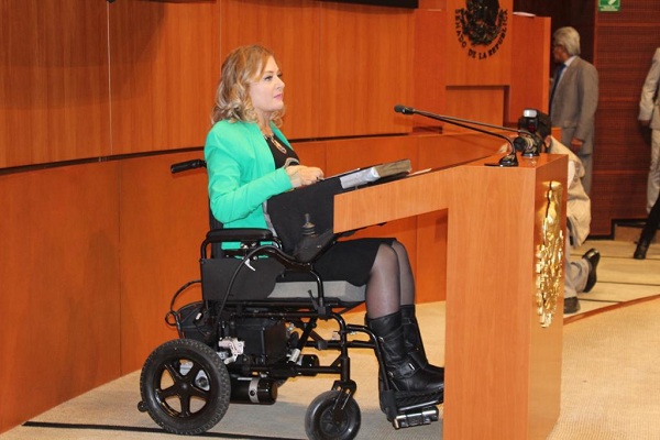 Impulsa Claudia Anaya acción afirmativa para docentes con discapacidad y obtengan cambios de adscripción