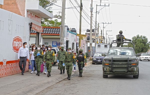 En coordinación con el Ejército Mexicano   Encabeza Julio César Chávez Brigada de Salud