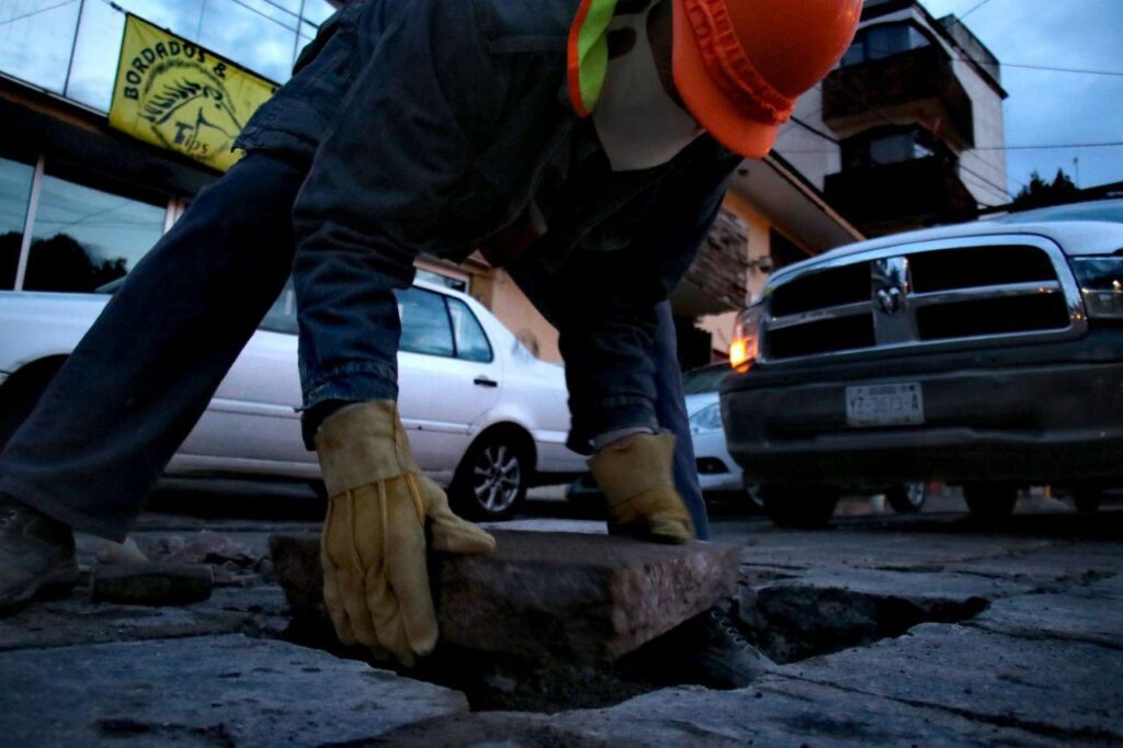 SEGUIMOS TRABAJANDO DÍA Y NOCHE POR UN ZACATECAS SIN BACHES: ULISES MEJÍA HARO