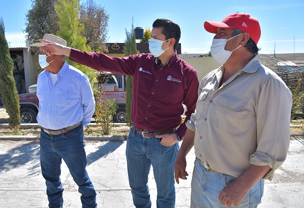 A mejorar el abasto de agua potable en la comunidad   Se compromete Julio César Chávez con vecinos de El Pescado
