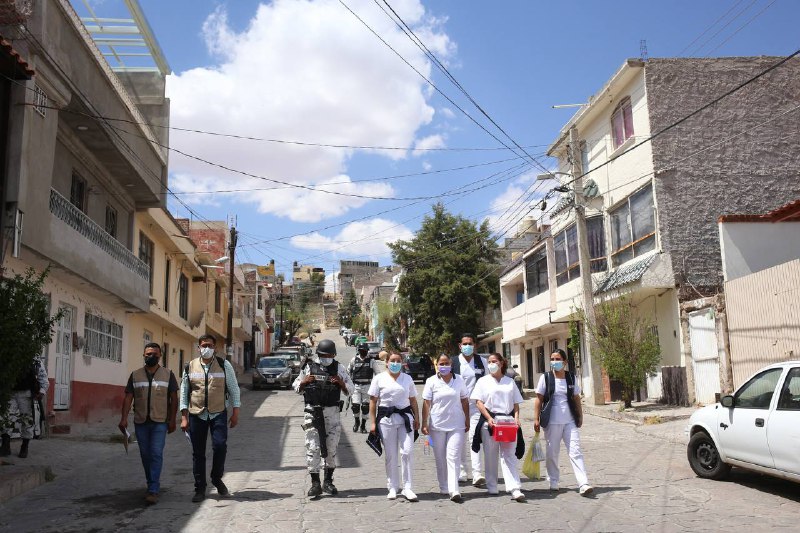 Brigada Correcaminos recorre calles de Zacatecas para aplicar vacuna contra Covid-19 a adultos mayores