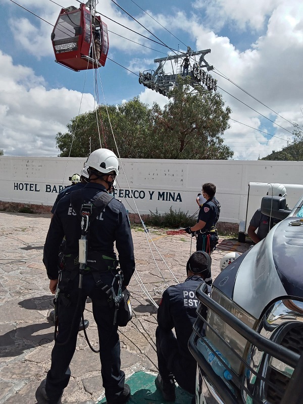 PARTICIPAN POLICÍAS EN CAPACITACIÓN SOBRE EL USO DE EQUIPO DE RESCATE