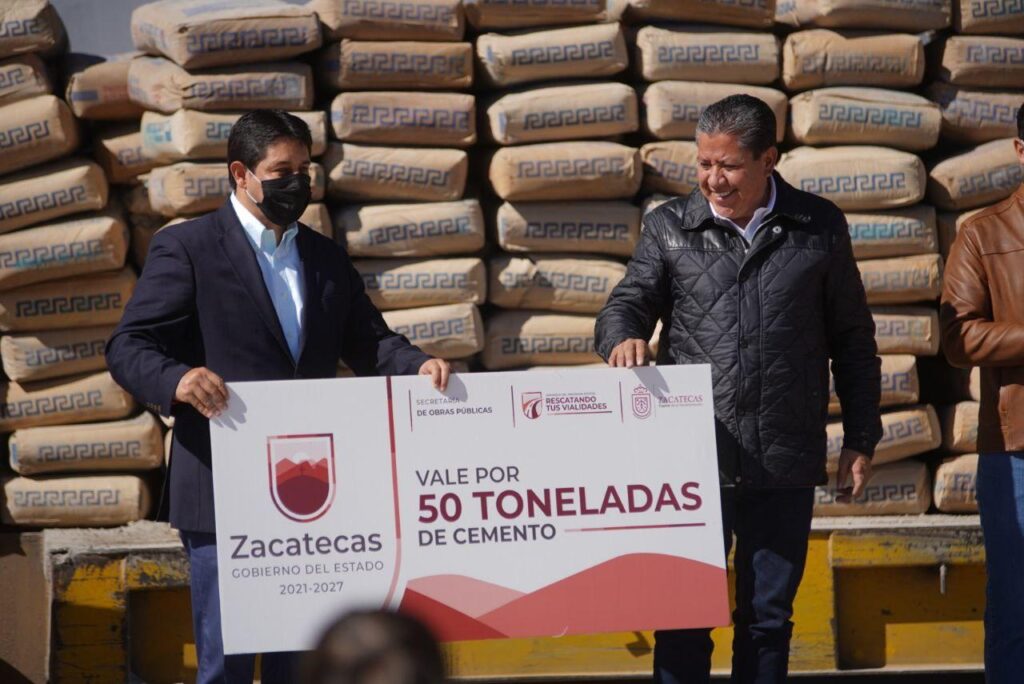 RECIBE LA CAPITAL 50 TONELADAS DE CEMENTO PARA REHABILITACIÓN DE VIALIDADES AFECTADAS POR LLUVIAS