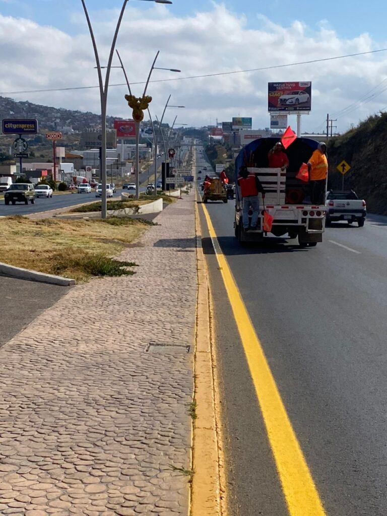 Trabaja Gobierno de Zacatecas en el mejoramiento de vialidades y carreteras estatales