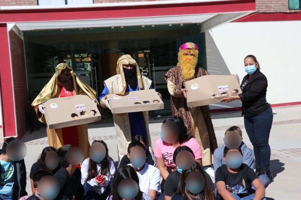 SEDIF celebra Día de Reyes compartiendo rosca y juguetes en casas asistenciales