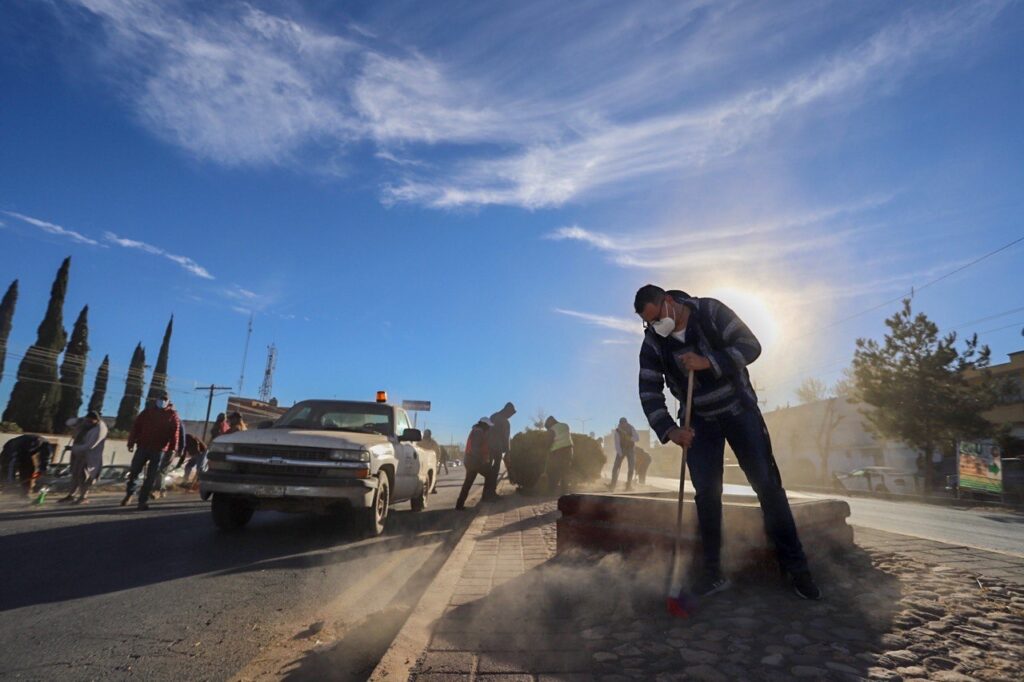 INTERVIENEN AVENIDA ENRIQUE ESTRADA CON BRIGADA DE LIMPIEZA