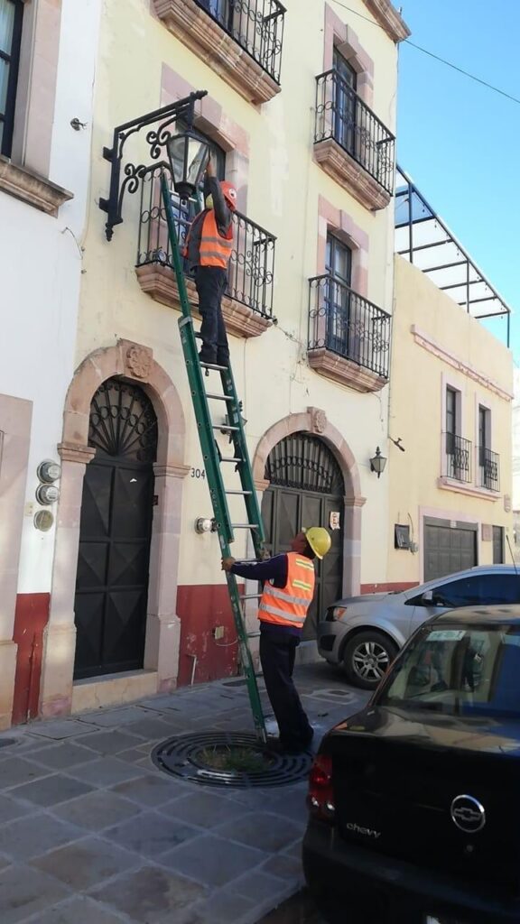 ATIENDE SERVICIOS PÚBLICOS DEL MUNICIPIO SOLICITUDES DE LA CIUDADANÍA PARA RECUPERAR EL BRILLO DE LA CAPITAL