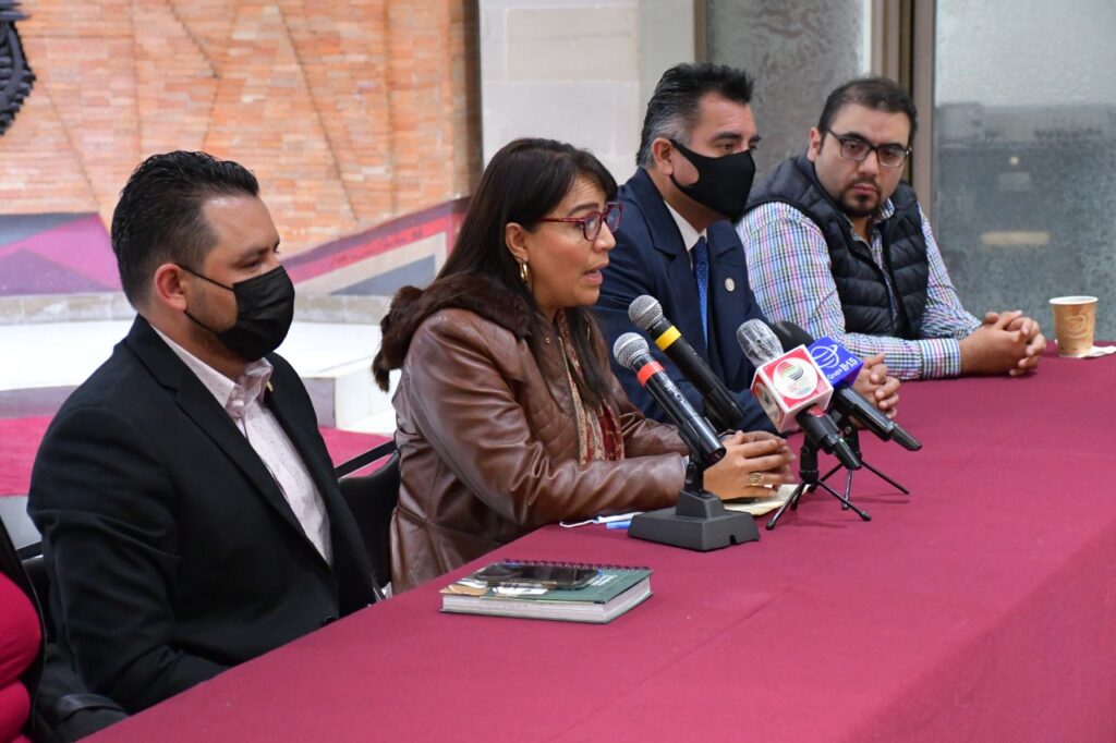 Refrenda Maribel Galván disposición de trabajo conjunto para resolver situación del magisterio