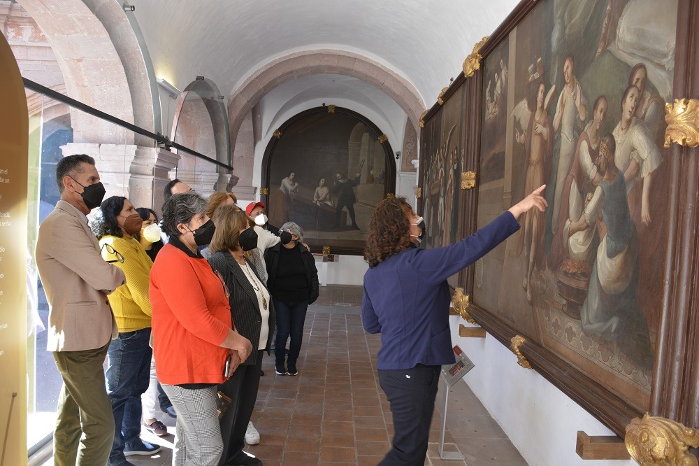 Visitan Pensionados y Jubilados del ISSSTEZAC el Museo Virreinal de Guadalupe