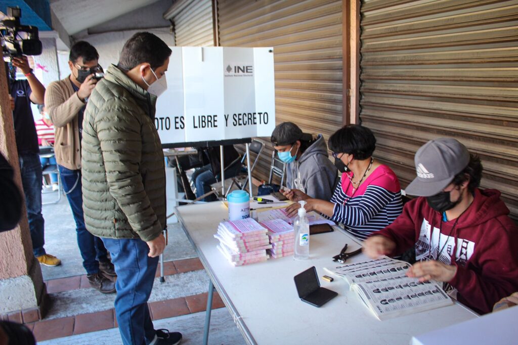 EJERCE ALCALDE JORGE MIRANDA DERECHO AL VOTO DURANTE EJERCICIO DE REVOCACIÓN DE MANDATO