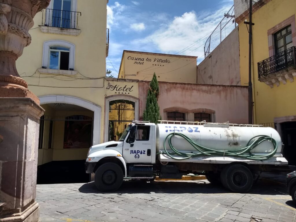 Refuerza JIAPAZ abasto de agua para hoteles, restaurantes y mercados en FCZ 2022