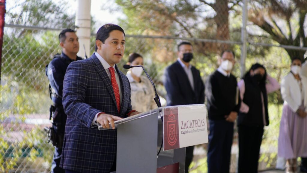 FIJAN AUTORIDADES MUNICIPALES COMPROMISOS DE MEJORA EN INFRAESTRUCTURA EN LA SECUNDARIA FEDERAL NO. 3