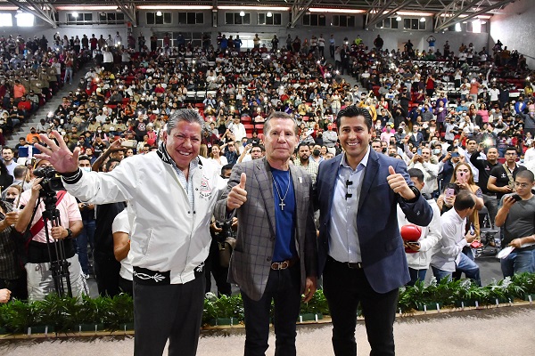 Todos los sueños se cumplen en la vida, pero se necesita mucha perseverancia y disciplina: expugilista Julio César Chávez en la ciudad de Guadalupe