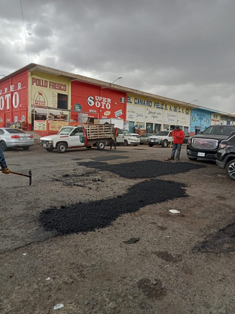 BACHEO, LIMPIEZA Y DESAZOLVES; TRABAJOS EN LAS CALLES DE LA CAPITAL NO SE DETIENEN