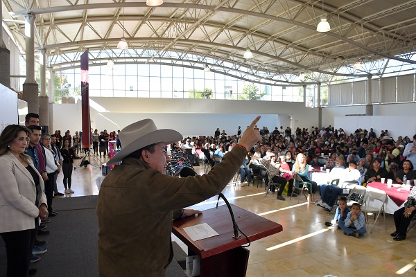 A Julio César Chávez lo aprecio y le tengo confianza por su lealtad: David Monreal