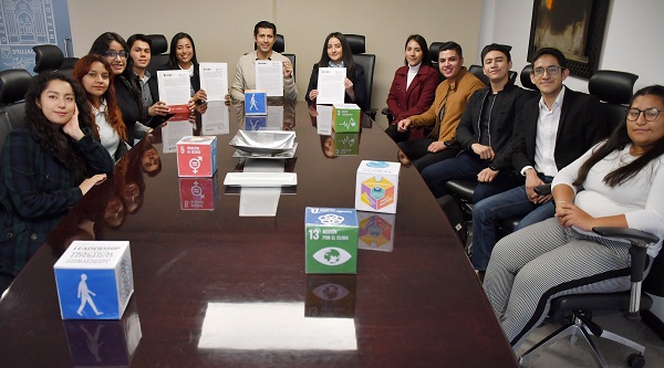 Refrenda Julio César Chávez su compromiso con el desarrollo educativo de jóvenes guadalupenses