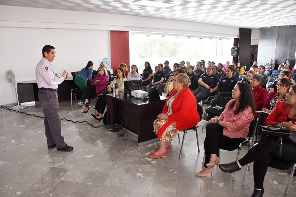 Comprometido, gobierno de Julio César Chávez con las políticas de empoderamiento de las mujeres