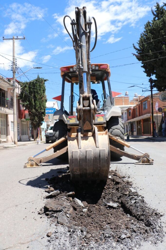 INICIA REHABILITACIÓN DE AVENIDA PLATEROS