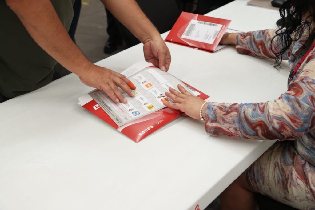 Envía INE más de dos mil paquetes electorales para voto postal de coahuilenses y mexiquenses en el extranjero