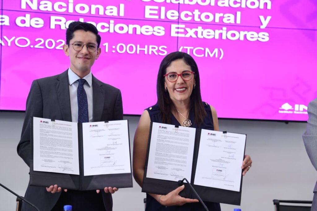 Firman INE y SRE convenio de colaboración para elvoto presencial de connacionales en el extranjero