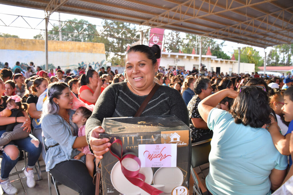Festejan Gobernador David Monreal y alcalde José Saldívar a las madres guadalupenses