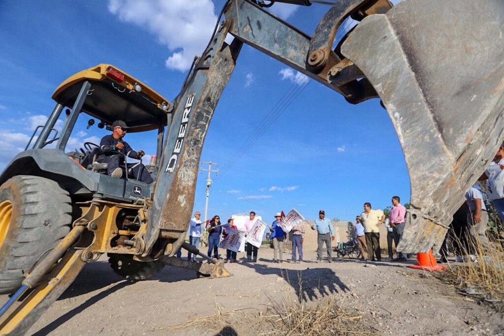 MÁS COMUNIDADES TENDRÁN OBRAS EN FRESNILLO