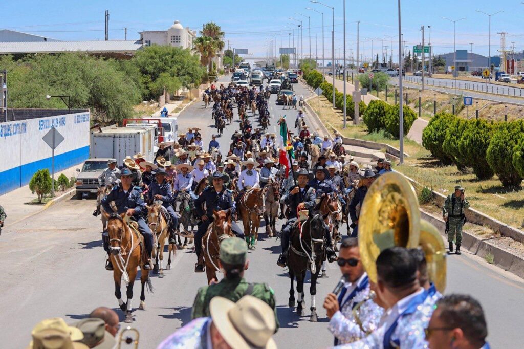 LOGRAN EXCELENTE PROXIMIDAD SOCIAL CON CABALGATA