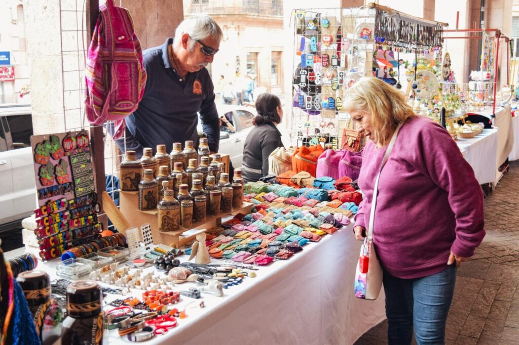 REPUNTAN LAS VENTAS DE COMERCIANTES DE LA CAPITAL