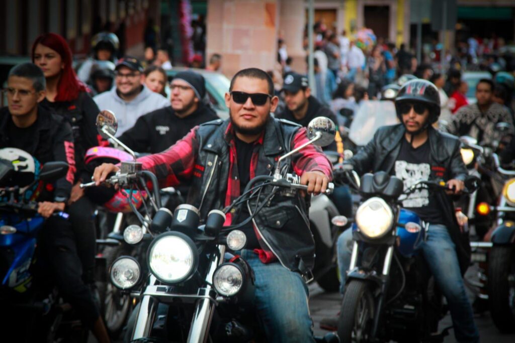 DAN BANDERAZO DE SALIDA A LA CONCENTRACIÓN INTERNACIONAL DE MOTOCICLISTAS ” LA HEROICA”