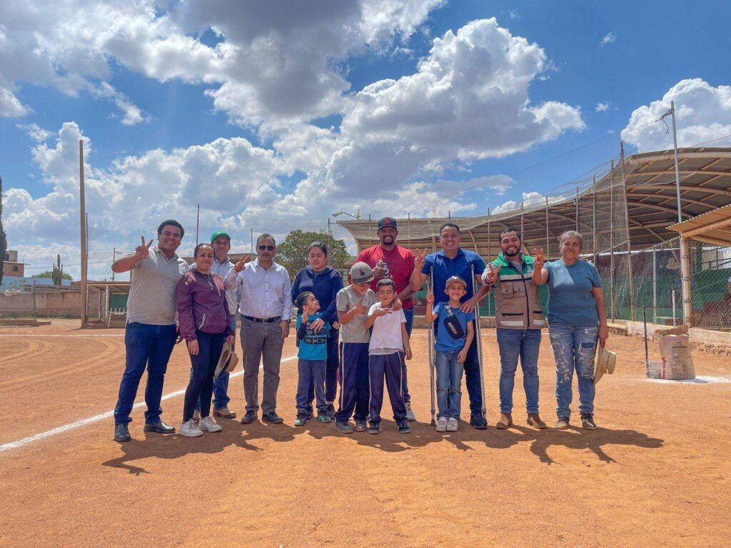 ARRANCA EL PROGRAMA DE REHABILITACIÓN DE ESPACIOS DEPORTIVOS EN EL CAMPO DE BÉISBOL DE CIENEGUILLAS