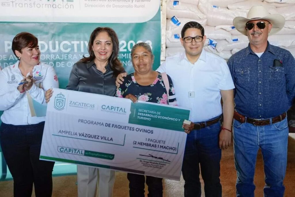 ENCABEZA JORGE MIRANDA LA ENTREGA DE APOYOS AGROPECUARIOS EN LA COMUNIDAD DE CIENEGUILLAS