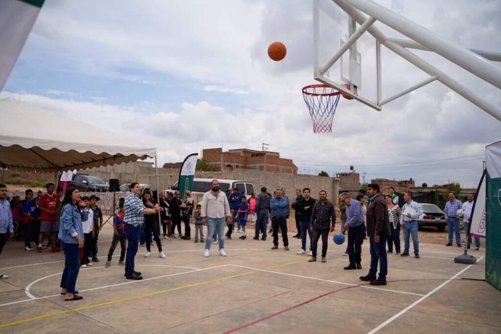 ENTREGA JORGE MIRANDA NUEVA CANCHA DE USOS MÚLTIPLES EN LA COMUNIDAD LA ESCONDIDA