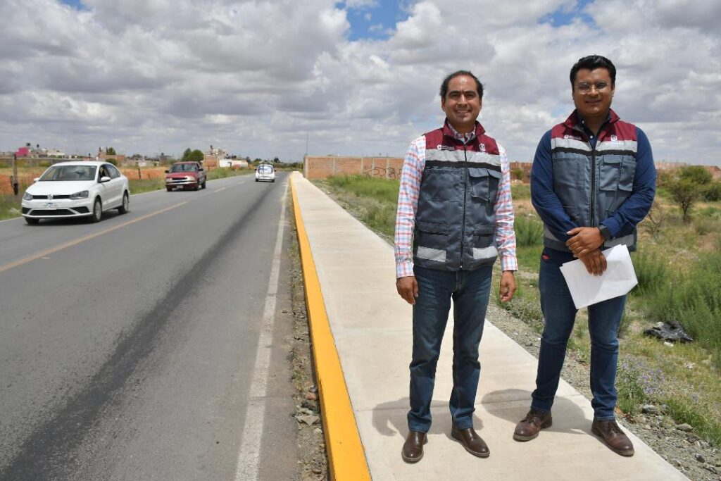 Entrega José Saldívar rehabilitación de Prolongación Avenida La Condesa