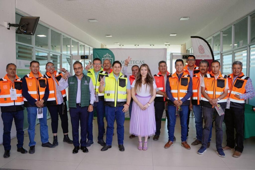 EQUIPAN A PERSONAL DE OBRAS PÚBLICAS DEL MUNICIPIO DE ZACATECAS