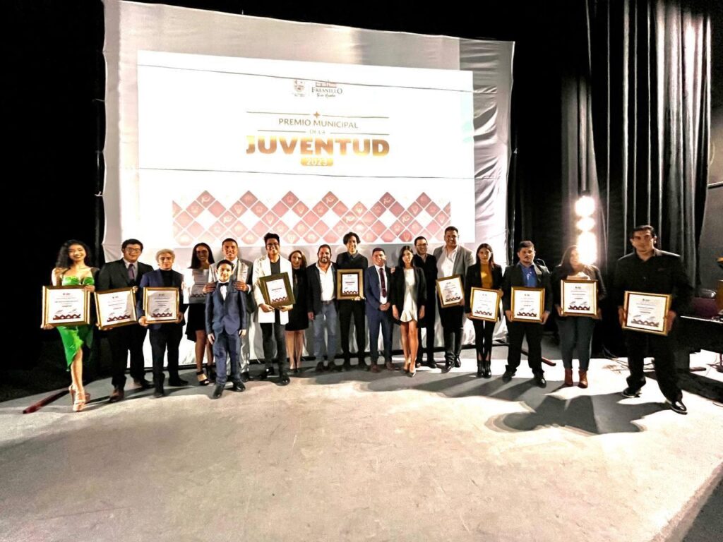 ENTREGAN LA TERCERA EDICIÓN DEL PREMIO MUNICIPAL DE LA JUVENTUD