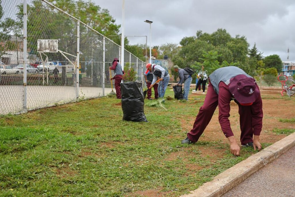 Limpian áreas verdes del Arroyo Chilitos en Guadalupe