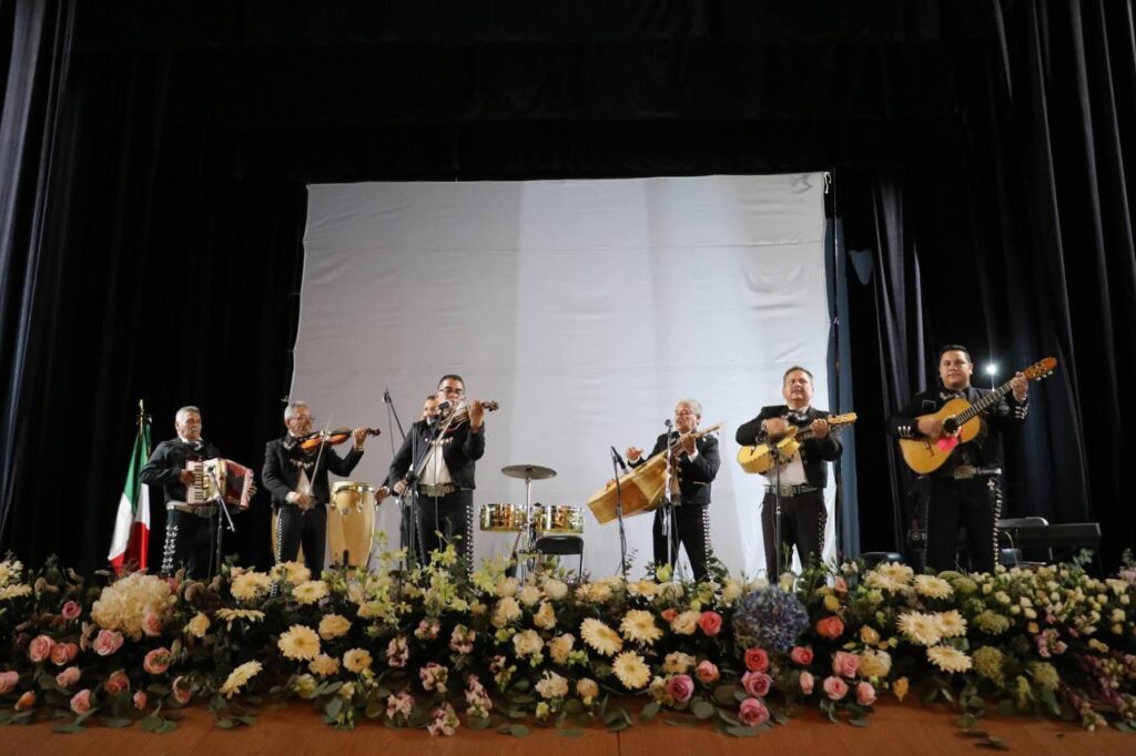 CONMEMORAN 42 AÑOS DE TROVA EN FRESNILLO