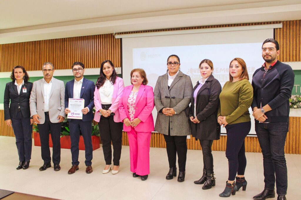 IMPARTEN EN LA CAPITAL LA PLÁTICA “¿QUÉ DEBEMOS SABER EN LA LUCHA CONTRA EL CÁNCER DE MAMA?”