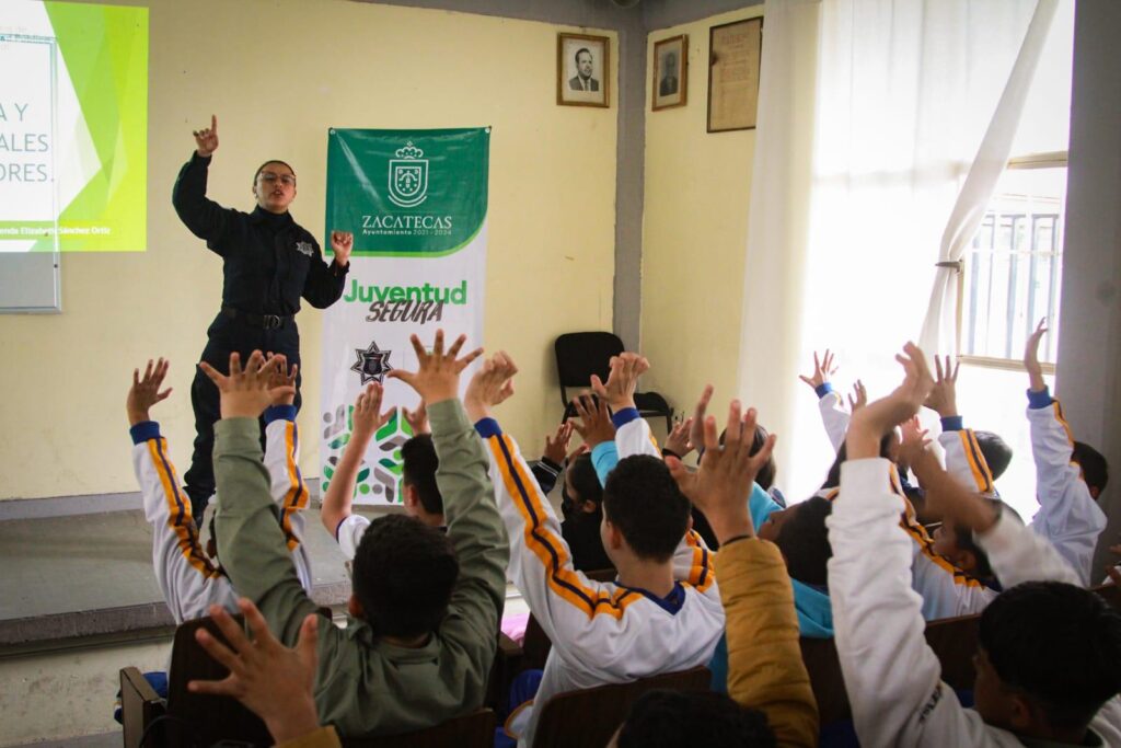 AVANZA EL PROGRAMA “JUVENTUD SEGURA” EN LAS INSTITUCIONES DE LA CAPITAL