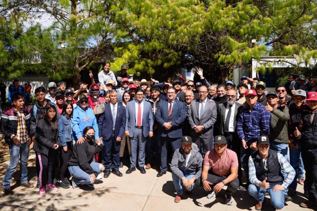 INAUGURA JORGE MIRANDA LUMINARIAS LED EN LA UNIDAD ACADÉMICA DE AGRONOMÍA DE LA UAZ