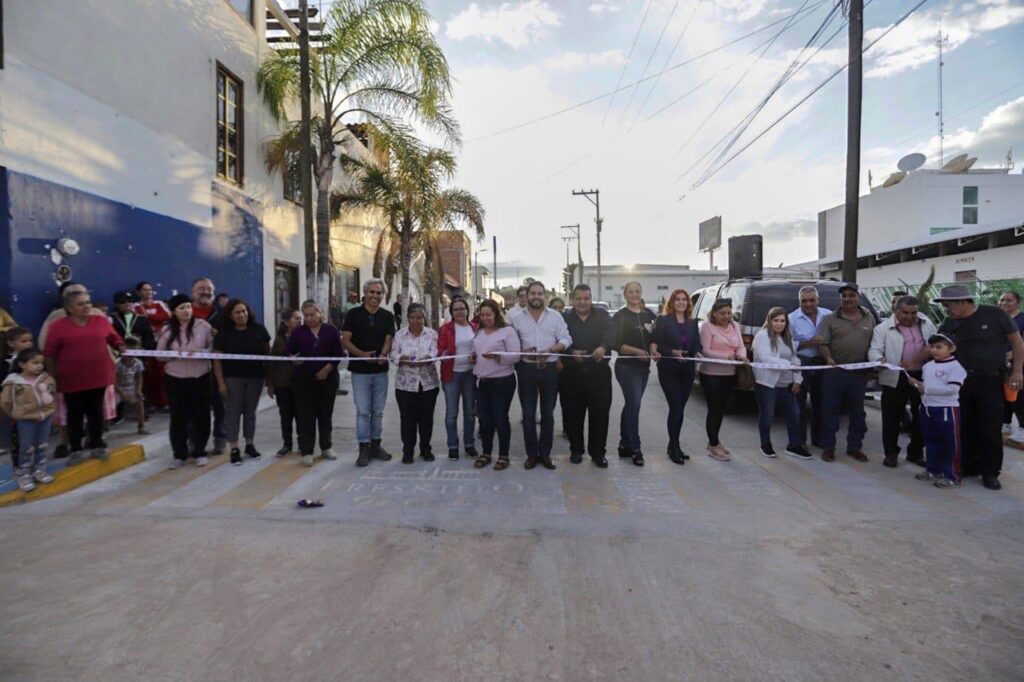 INAUGURAN CALLE EN COLONIA VENUSTIANO CARRANZA