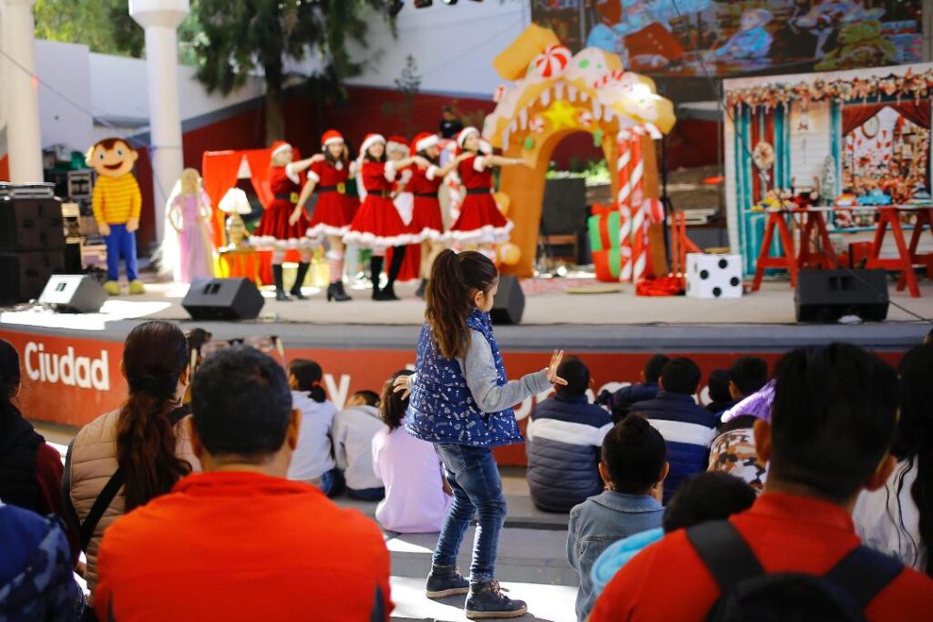 Disfruta niñez guadalupense de espectacular show infantil