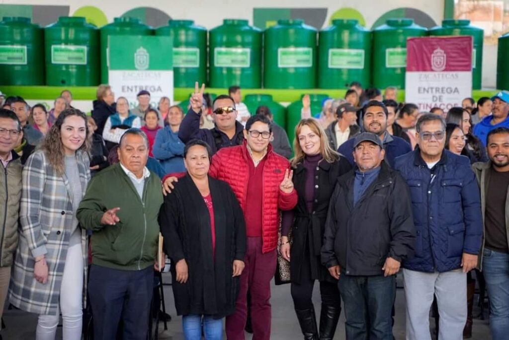 REALIZA EL AYUNTAMIENTO CAPITALINO UNA NUEVA ENTREGA DE TINACOS