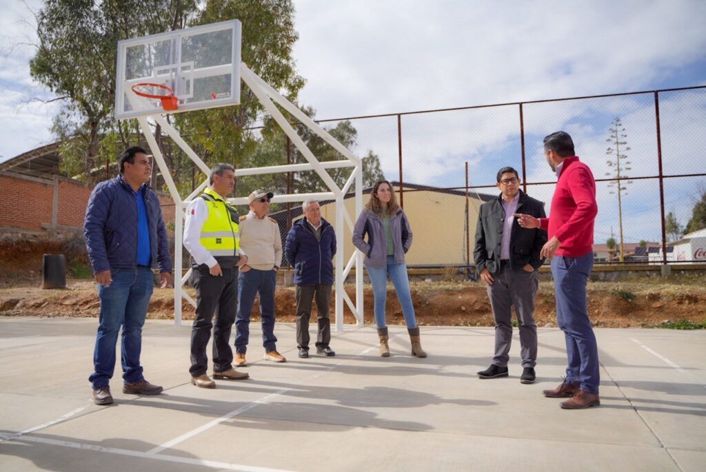 SUPERVISA JORGE MIRANDA OBRAS DE REHABILITACIÓN EN EL CBTIS 23 DE LA CAPITAL