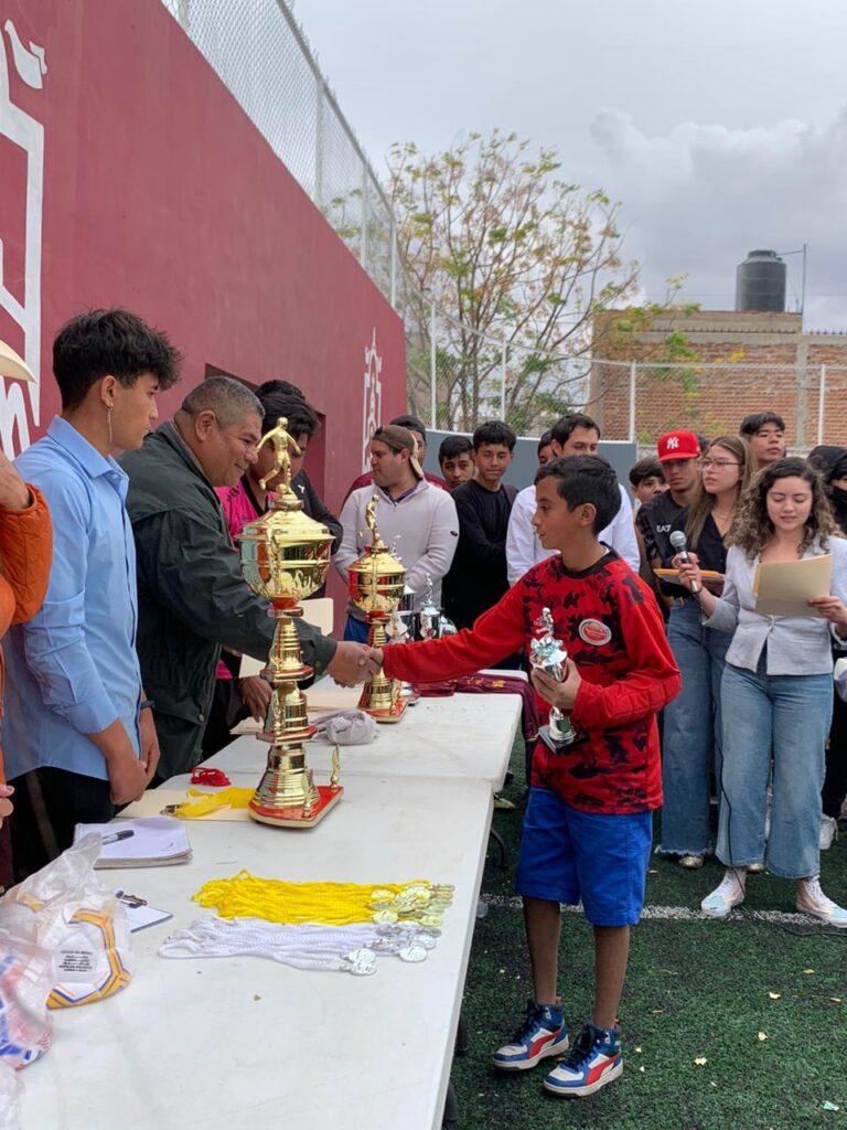 Se clausuran Torneos de Futbol “Podemos Cambiar” en Villas del Monasterio