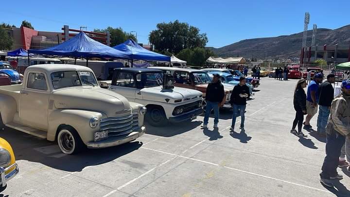 REALIZA EL AYUNTAMIENTO CAPITALINO EL DÍA NACIONAL DEL AUTO ANTIGUO